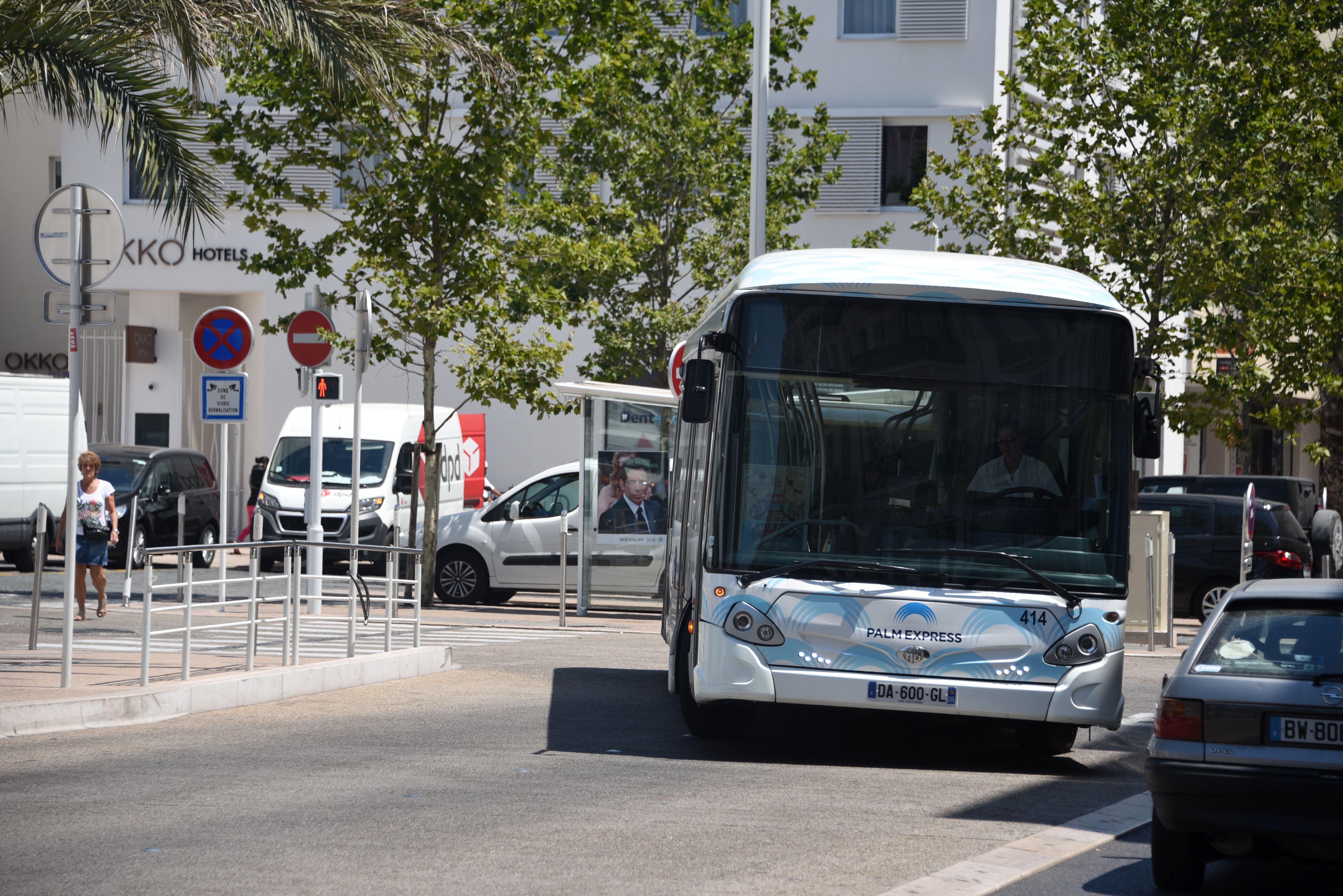 le 414 sur un Palm Express (futur A) Gare de Cannes, le 10 juillet 2017