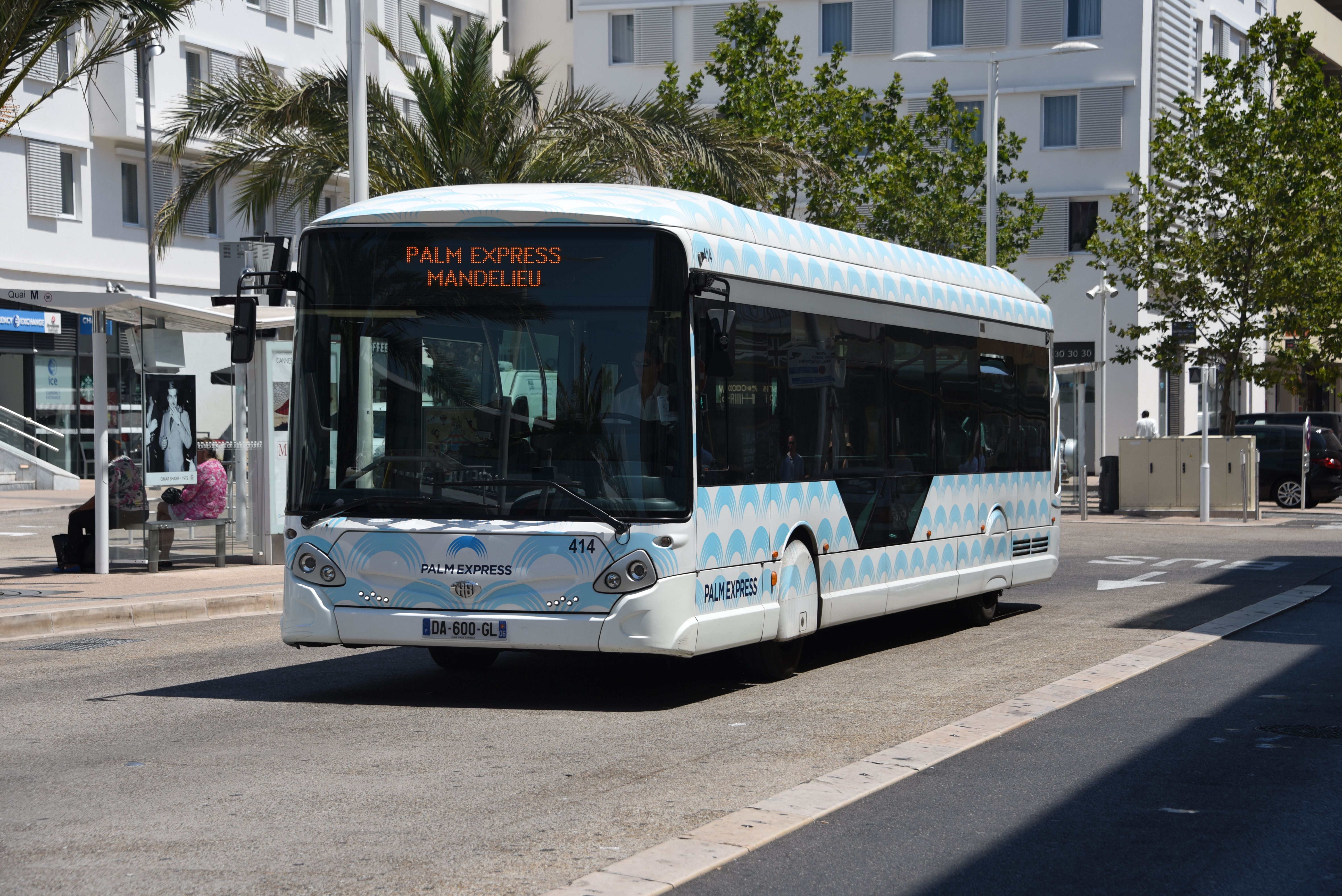 le 414 sur un service Palm Express, gare de Cannes, le 10 juillet 2017 