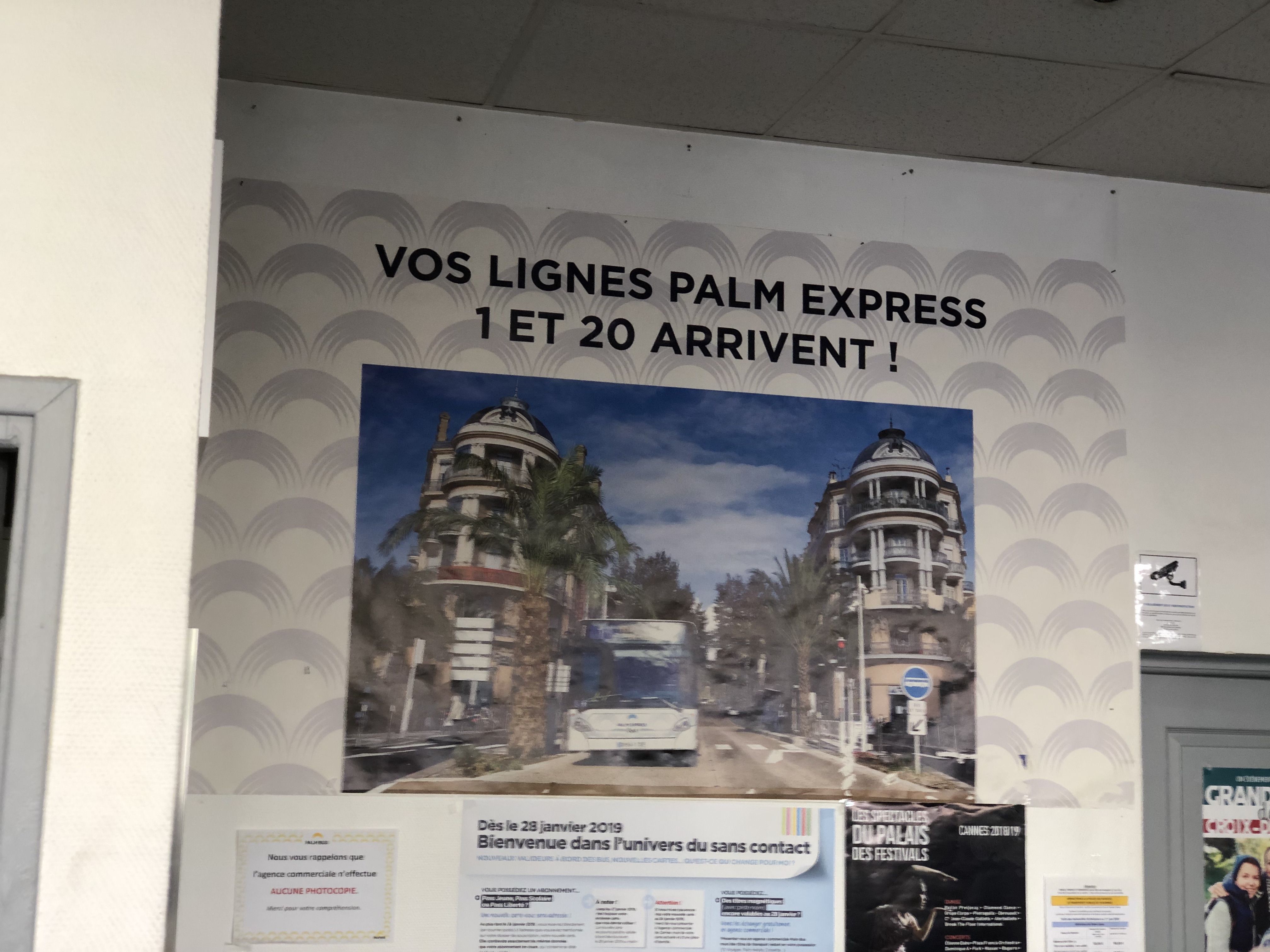 affiche aannoncant arrivée lignes 1 & 20