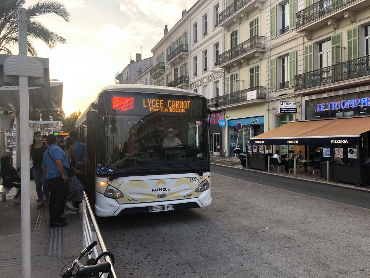 Gx 337 Palm Bus 363 sur un service 2 barré