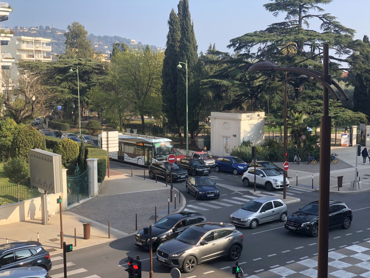 Gx 432 Linium sur le 1 à la sortie du raccourci par le square Carnot