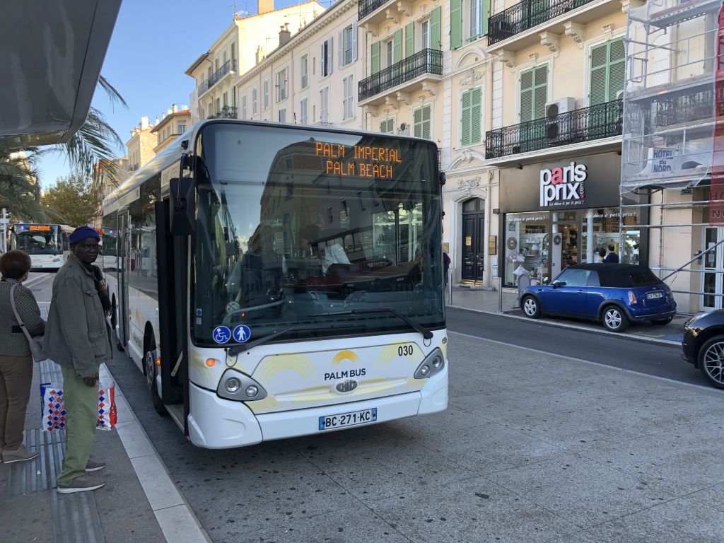Palm Bus 030 Cannes