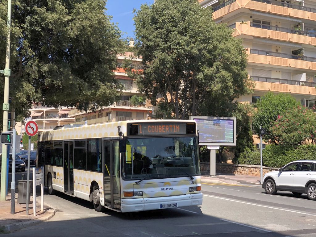 Palm Bus 326 Cannes