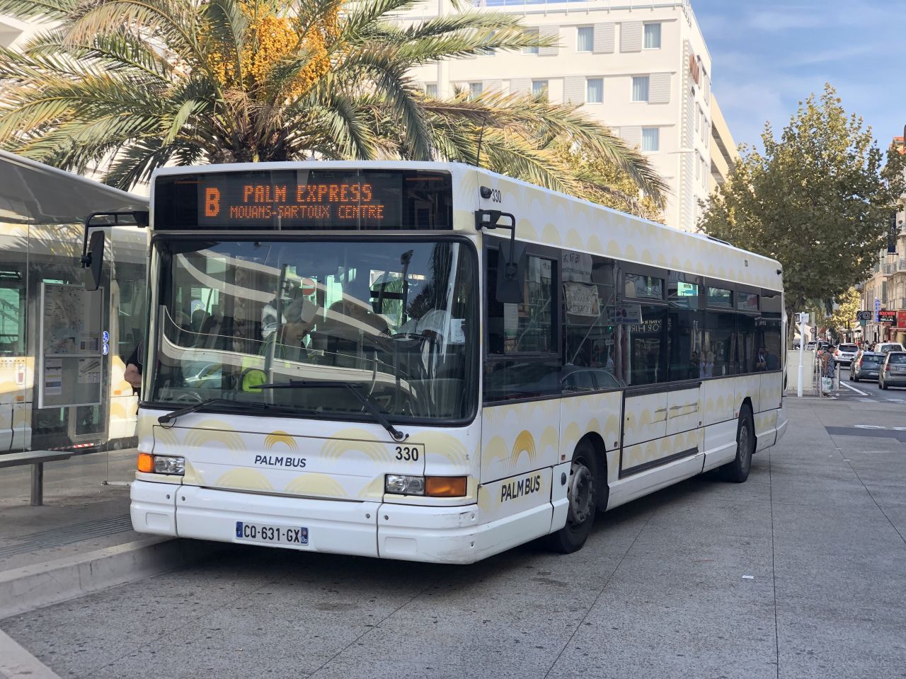 Palm Bus 330