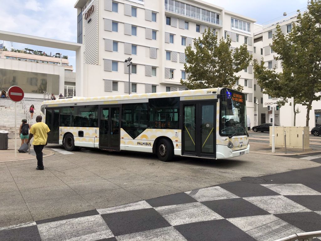 Palm Bus 355 Cannes