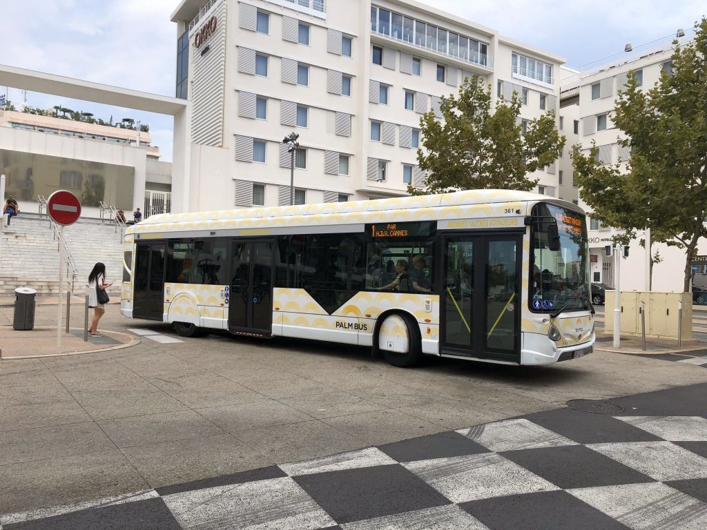 Palm Bus 361 Cannes