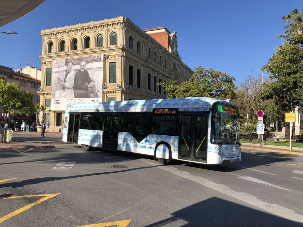 Palm Bus 425 Cannes