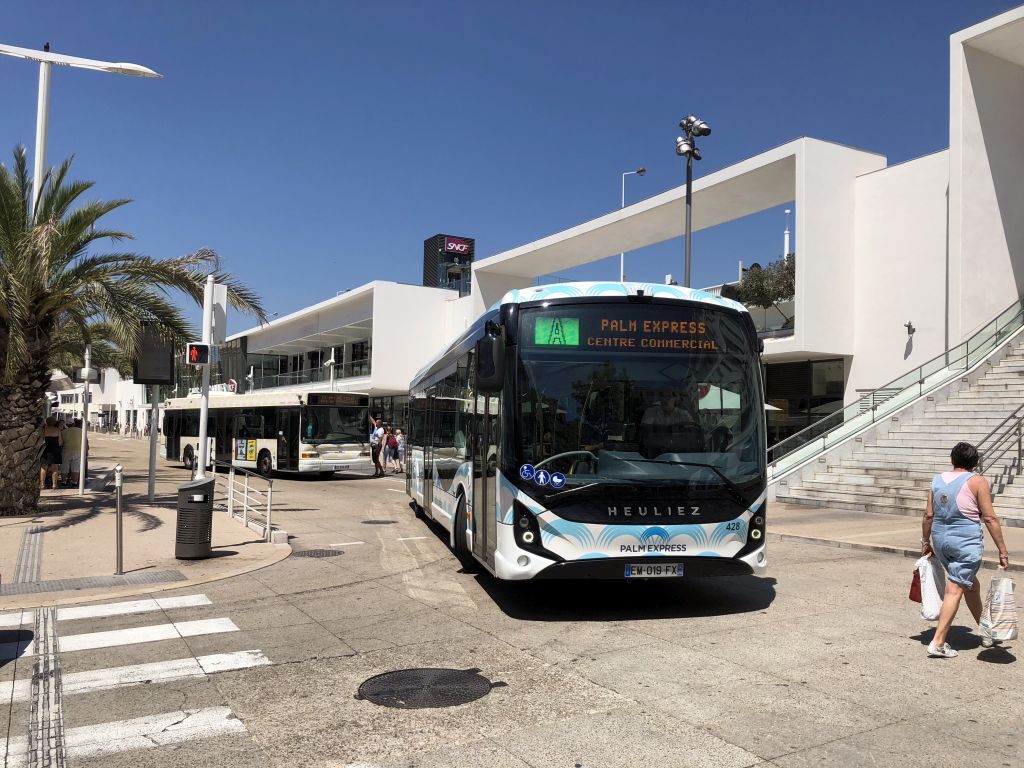 Palm Bus 428 Cannes