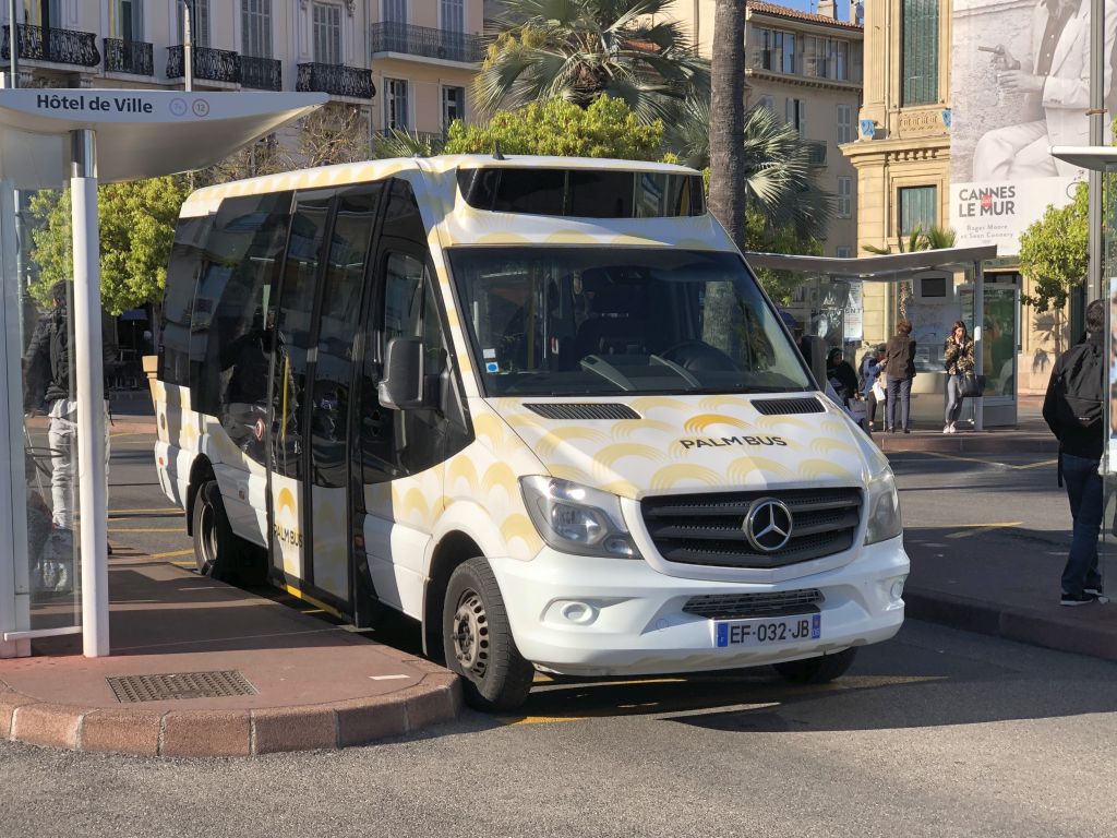Palm Bus 557 Cannes