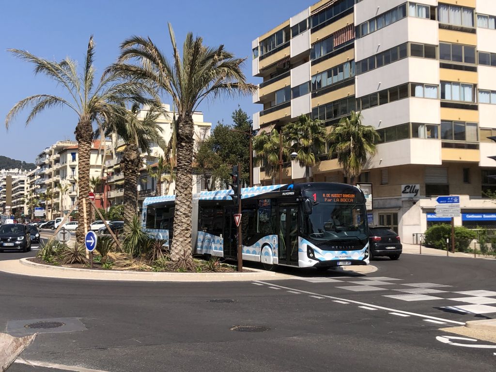 Palm Bus 800 Boulevard Sadi Carnot