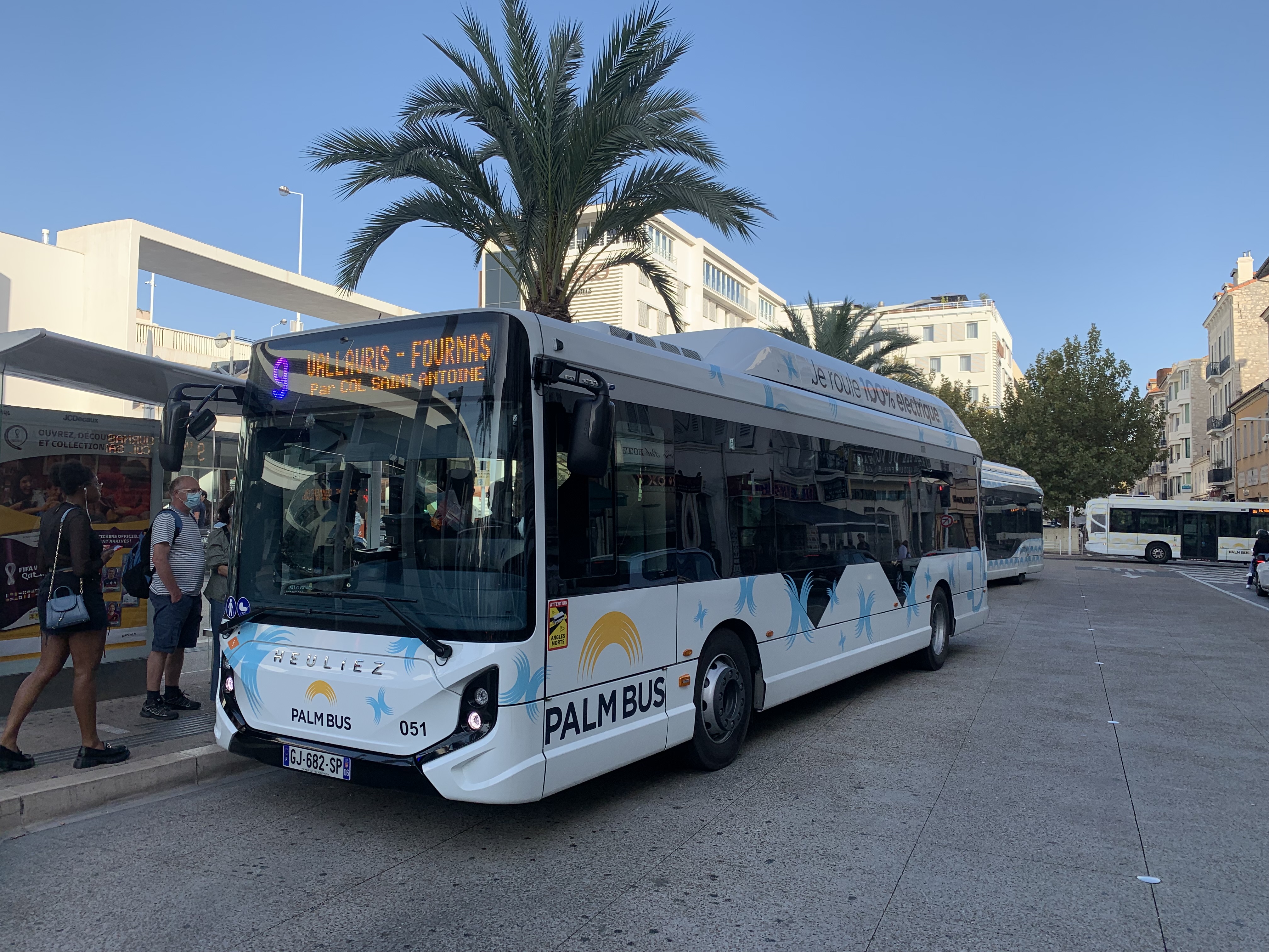 Gx 137 L electritque n° 051 Palm Bus