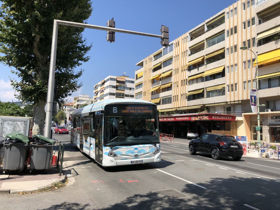 Palm Bus 415 arrêt paul Doumer ligne B